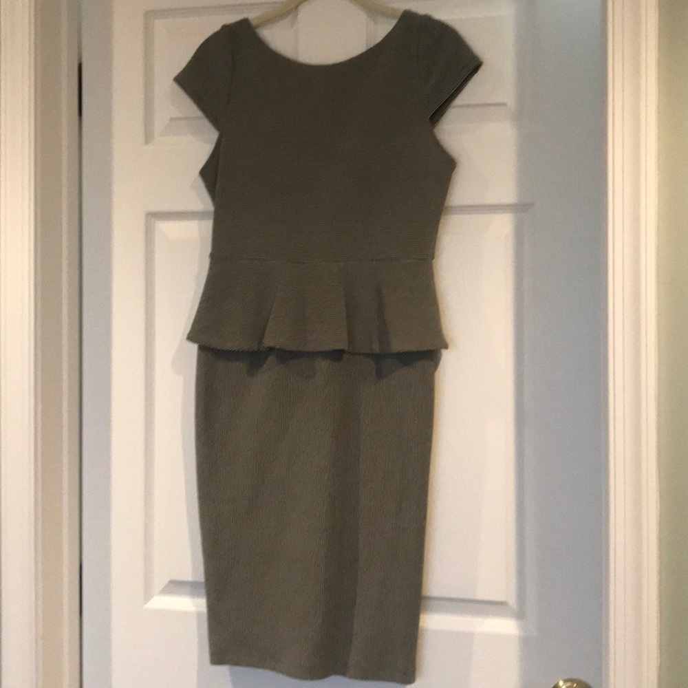Alice + Olivia dress - Picture 2 of 5